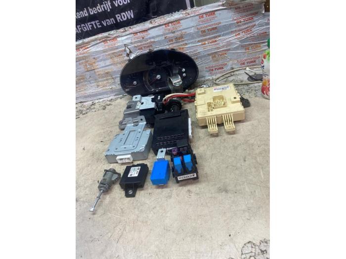 Used Ignition lock + computer Kia Sportage (SL) 1.6 GDI 16V 4x2 Price € 181,50 Inclusive VAT offered by Autosloperij de Turk
