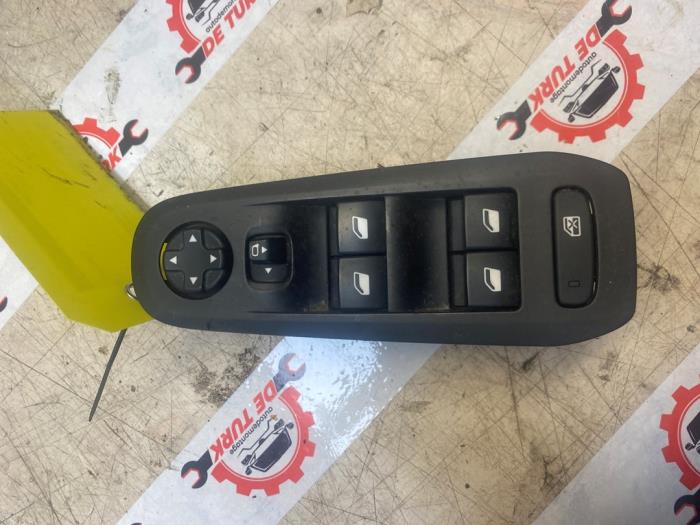 Usados Interruptor de ventanilla eléctrica Peugeot 308 (L3/L8/LB/LH/LP) 1.2 12V e-THP PureTech 130 Precio € 24,20 IVA incluido ofrecido por Autosloperij de Turk