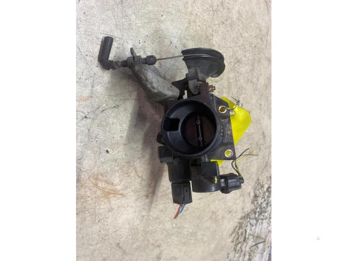 Usagé Boitier papillon Peugeot 107 1.0 12V Prix € 36,30 Prix TTC proposé par Autosloperij de Turk