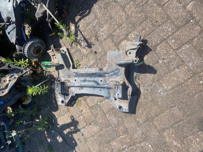 Usados Subchasis Opel Crossland (X) 1.2 Turbo 12V Precio € 90,75 IVA incluido ofrecido por Autosloperij de Turk