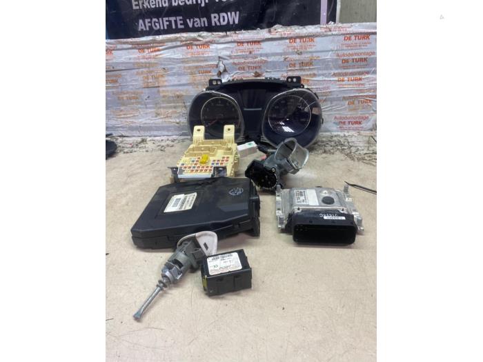 Used Ignition lock + computer Hyundai iX20 (JC) 1.4i 16V Price € 121,00 Inclusive VAT offered by Autosloperij de Turk