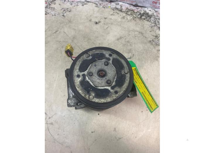 Usagé Pompe clim Opel Crossland (X) 1.2 Turbo 12V Prix € 60,50 Prix TTC proposé par Autosloperij de Turk
