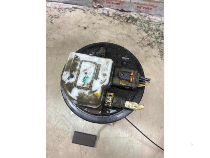 Usagé Pompe essence Opel Crossland (X) 1.2 Turbo 12V Prix € 72,60 Prix TTC proposé par Autosloperij de Turk