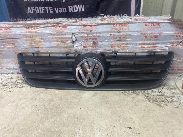 Używane Grill Volkswagen Polo IV (9N1/2/3) 1.2 Cena € 12,10 Z VAT oferowane przez Autosloperij de Turk