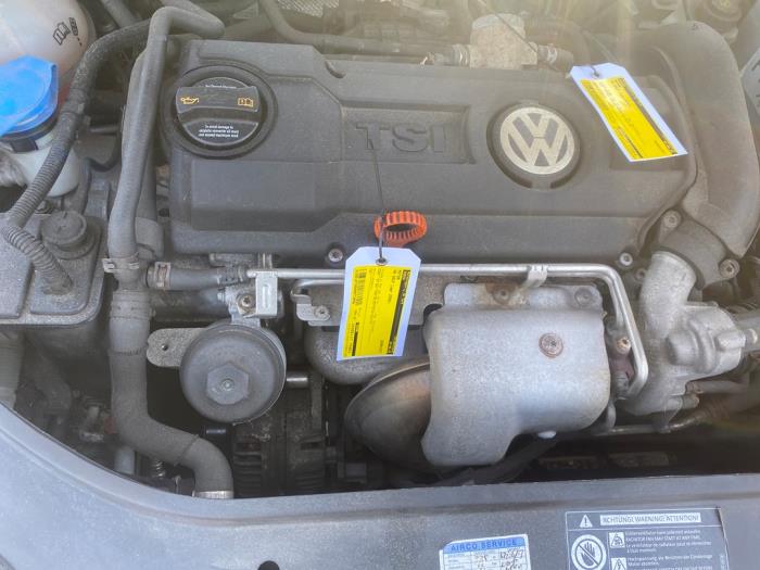 Engine from a Volkswagen Golf V Variant (1K5) 1.4 TSI 122 16V 2008