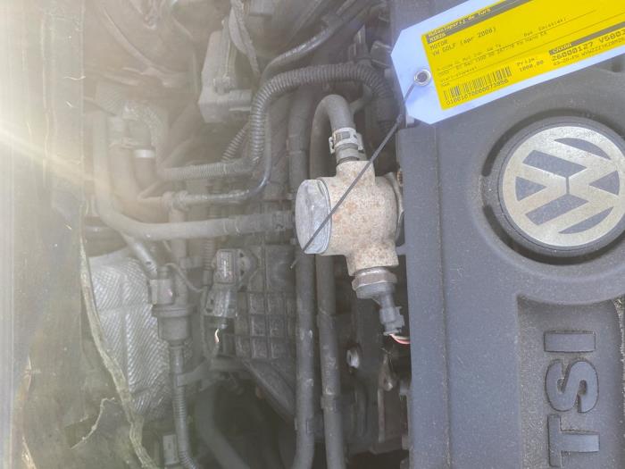 Engine from a Volkswagen Golf V Variant (1K5) 1.4 TSI 122 16V 2008