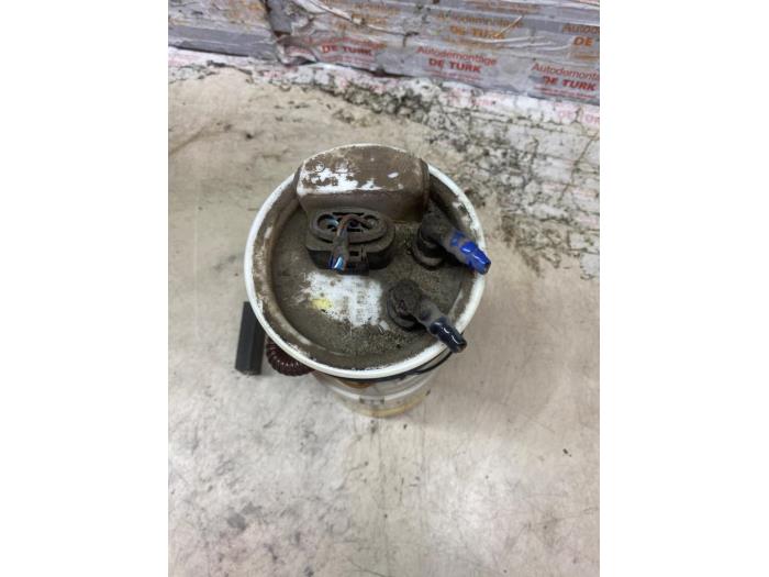 Begagnade Bensinpump Volkswagen Polo IV (9N1/2/3) 1.4 16V Pris € 12,10 Inklusive moms erbjuds av Autosloperij de Turk