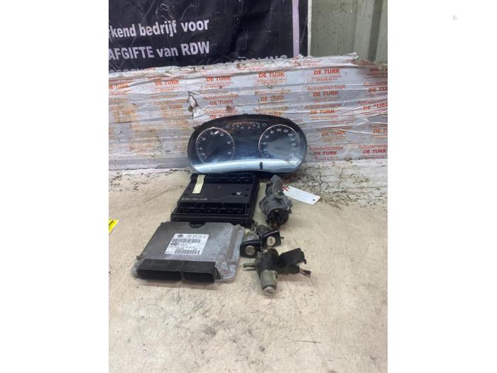 Used Ignition lock + computer Volkswagen Polo IV (9N1/2/3) 1.4 16V Price € 90,75 Inclusive VAT offered by Autosloperij de Turk