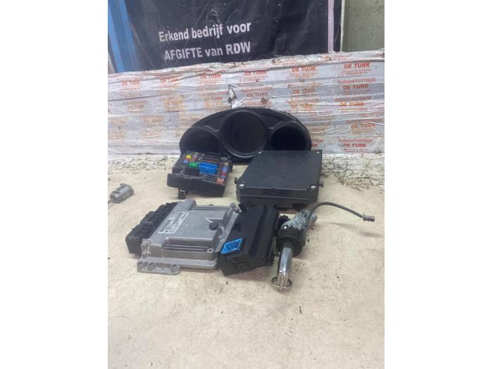 Used Ignition lock + computer Citroen C4 Berline (NC) 1.4 16V VTi Price € 145,20 Inclusive VAT offered by Autosloperij de Turk