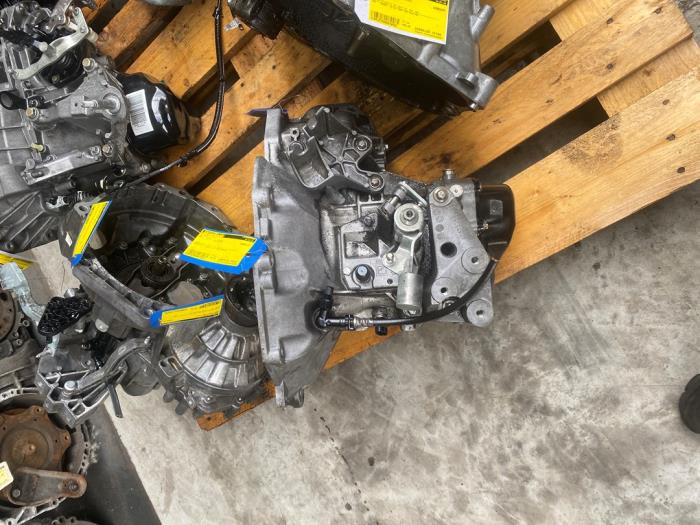 Getriebe Opel Meriva (B), 2010 / 2017 1.4 16V Ecotec, MPV, Benzin, 1.398cc, 74kW (101pk), FWD, A14XER, 2010-06 / 2013-10 (Gebraucht)
