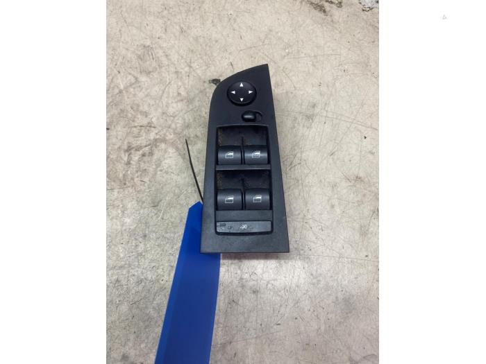 Usados Interruptor de ventanilla eléctrica BMW 3 serie (E90) 318i 16V Precio € 24,20 IVA incluido ofrecido por Autosloperij de Turk