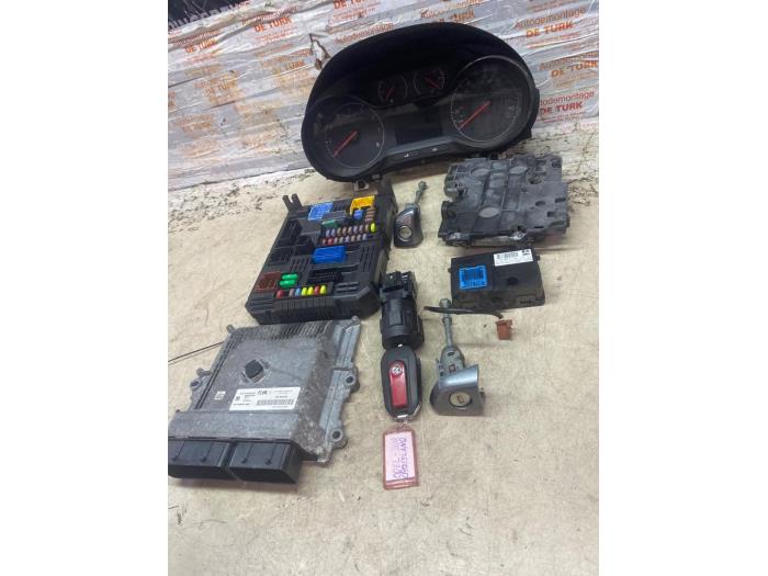 Used Ignition lock + computer Opel Crossland (X) 1.2 Turbo 12V Price € 302,50 Inclusive VAT offered by Autosloperij de Turk