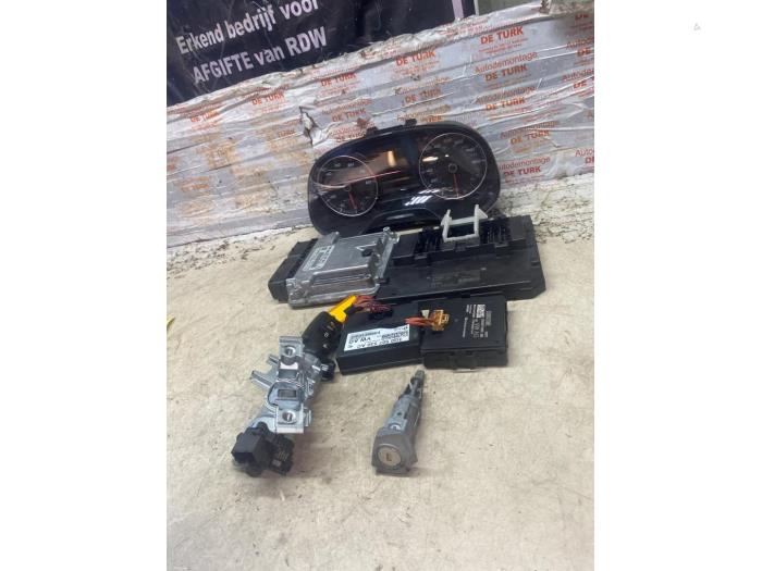 Used Ignition lock + computer Seat Leon (KLB) 1.5 TSI 16V Price € 181,50 Inclusive VAT offered by Autosloperij de Turk