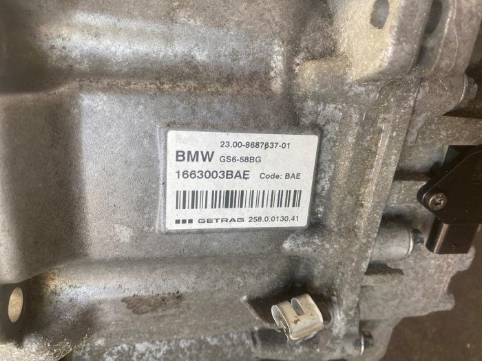 Getriebe van een MINI Mini (F55) 1.2 12V One First 2016
