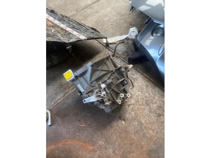 Getriebe van een MINI Mini (F55) 1.2 12V One First 2016
