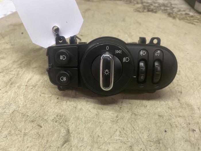 Usados Interruptor de luz Mini Mini (F55) 1.2 12V One First Precio € 36,30 IVA incluido ofrecido por Autosloperij de Turk