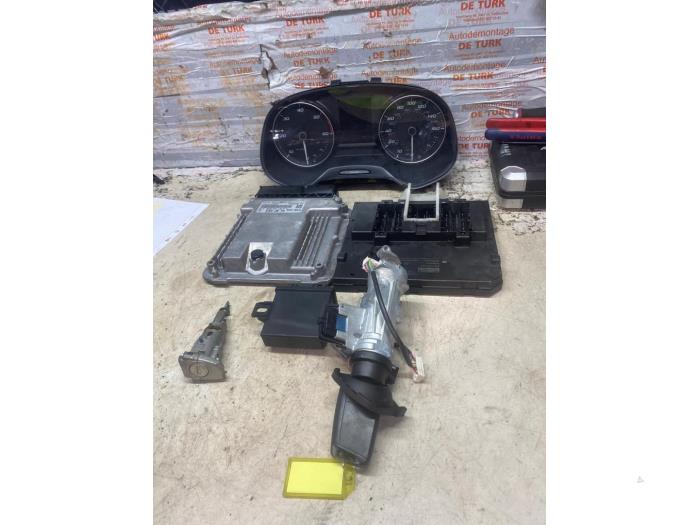 Used Ignition lock + computer Seat Leon ST (5FF) 2.0 TDI FR 16V 4Drive Price € 211,75 Inclusive VAT offered by Autosloperij de Turk
