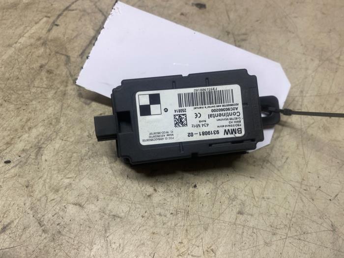 Używane Modul keyless vehicle BMW 3 serie (F30) 320i 2.0 16V Cena € 12,10 Z VAT oferowane przez Autosloperij de Turk