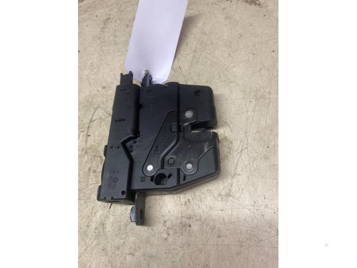 Tailgate lock