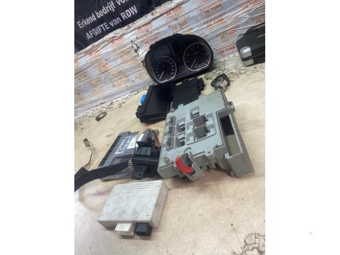 Used Ignition lock + computer BMW 1 serie (E87/87N) 116i 1.6 16V Price € 96,80 Inclusive VAT offered by Autosloperij de Turk