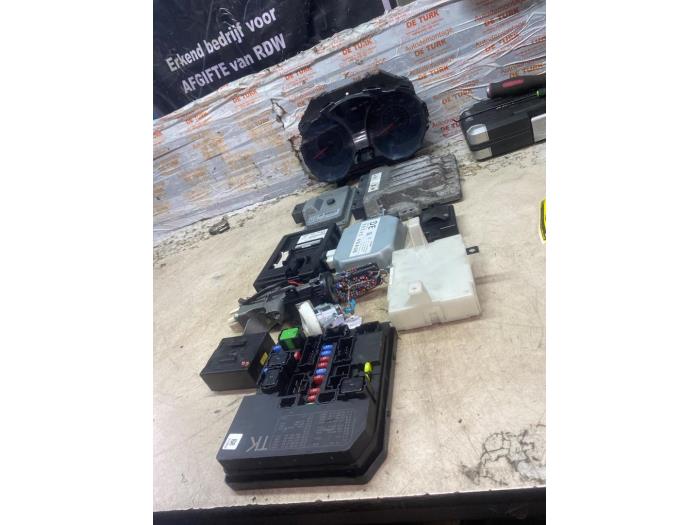 Used Ignition lock + computer Nissan Juke (F15) 1.2 DIG-T 16V Price € 242,00 Inclusive VAT offered by Autosloperij de Turk