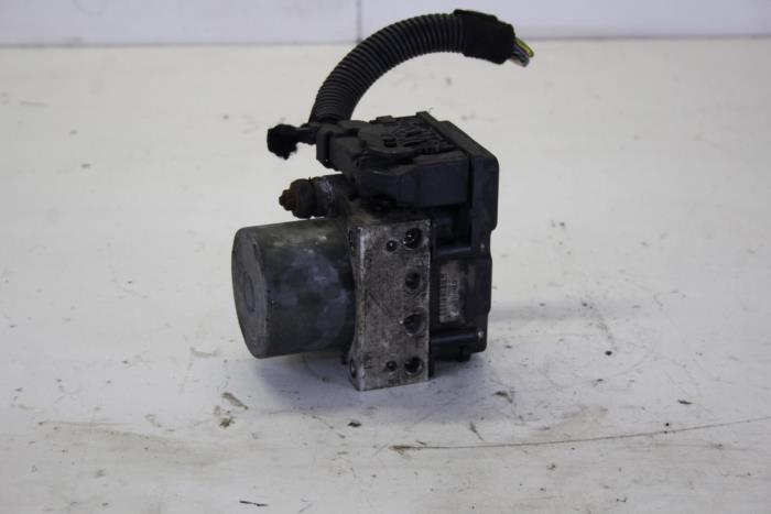 Begagnade ABS-pump Peugeot 307 (3A/C/D) 2.0 HDi 90 Pris € 42,00 Marginaltabell erbjuds av Gebr Opdam B.V.