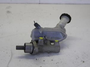 Usados Cilindro freno principal Renault Clio III (BR/CR) 1.2 16V 75 Precio de solicitud ofrecido por Gebr Opdam B.V.