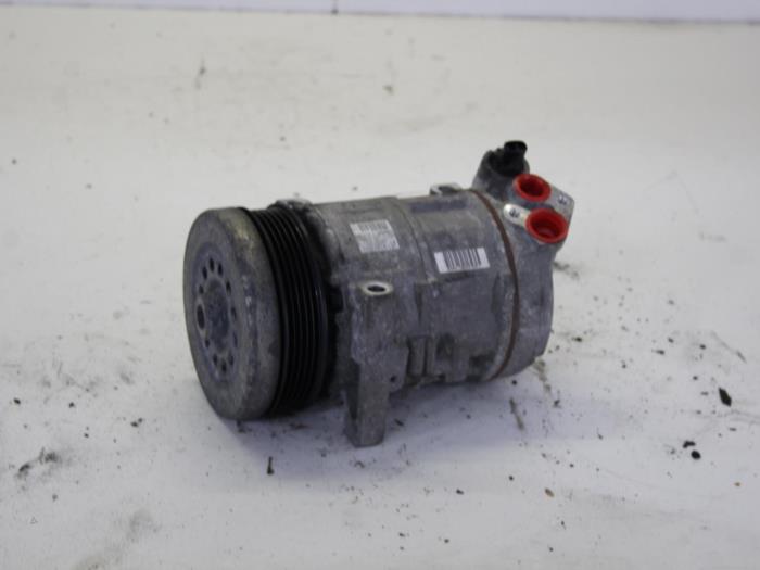 Usagé Pompe clim Fiat Grande Punto (199) 1.2 Prix € 35,00 Règlement à la marge proposé par Gebr Opdam B.V.