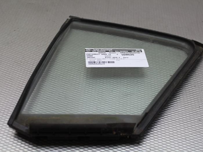 Usados Ventanilla triangular izquierda detrás Honda Insight (ZE2) 1.3 16V VTEC Precio € 13,00 Norma de margen ofrecido por Gebr Opdam B.V.