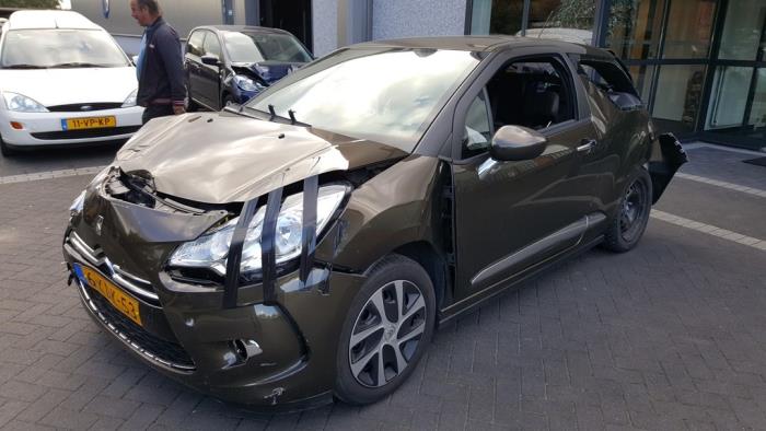 Usados Ventanilla triangular izquierda delante Citroen DS3 (SA) 1.4 HDi Precio € 13,00 Norma de margen ofrecido por Gebr Opdam B.V.