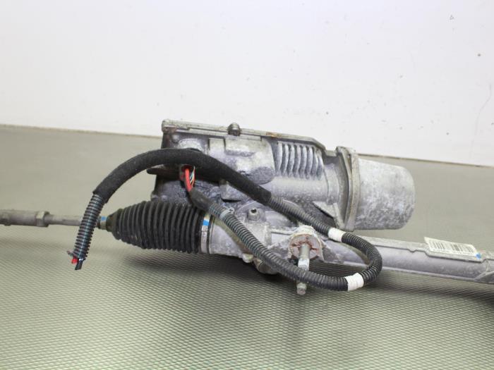 Power steering box Citroen DS3 1.4 HDi 28234753