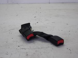 Used Rear seatbelt buckle, centre Mazda 2 (DE) 1.3 16V S-VT Price on request offered by Gebr Opdam B.V.