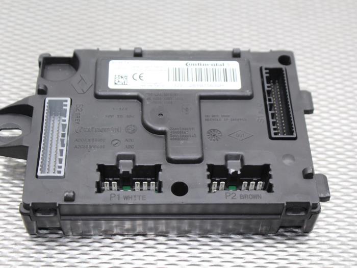 Used Body control computer Renault Clio IV (5R) 0.9 Energy TCE 90 12V Price on request offered by Gebr Opdam B.V.