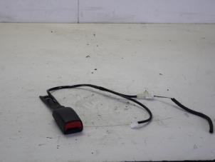 Used Front seatbelt buckle, right Daihatsu Sirion 2 (M3) 1.0 12V DVVT Price on request offered by Gebr Opdam B.V.