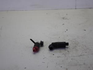 Usados Bomba de limpiaparabrisas delante Honda Civic (EP/EU) 1.4 16V Precio de solicitud ofrecido por Gebr Opdam B.V.