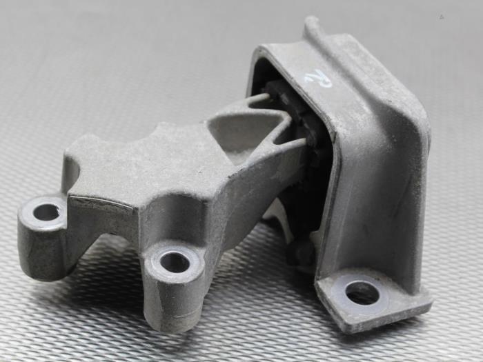 Used Engine mount Renault Twingo II (CN) 1.2 16V Price on request offered by Gebr Opdam B.V.