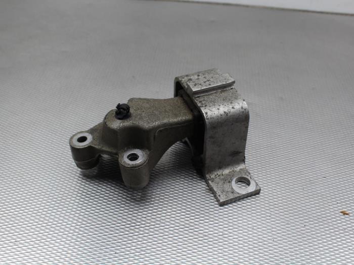 Usagé Support moteur Dacia Sandero I (BS) 1.2 16V Prix sur demande proposé par Gebr Opdam B.V.