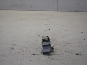 Used Heater resistor BMW 3 serie (E46/4) 316i Price on request offered by Gebr Opdam B.V.