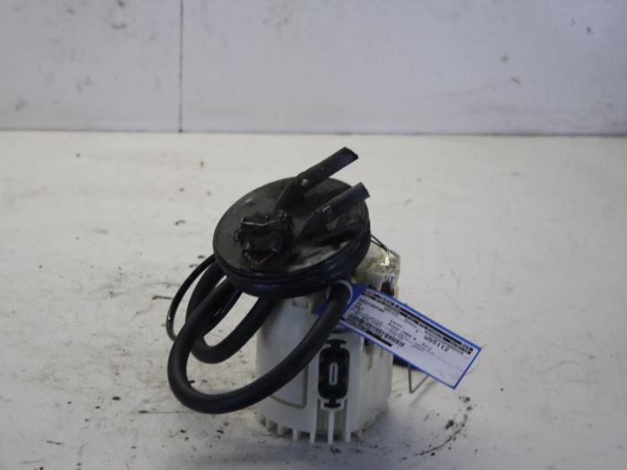 Gebrauchte Benzinpumpe Volkswagen Golf III (1H1) 1.8 GL,GT Preis € 20,00 Margenregelung angeboten von Gebr Opdam B.V.