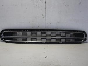 Used Front bumper strip, central Mini Mini (R56) Price on request offered by Gebr Opdam B.V.