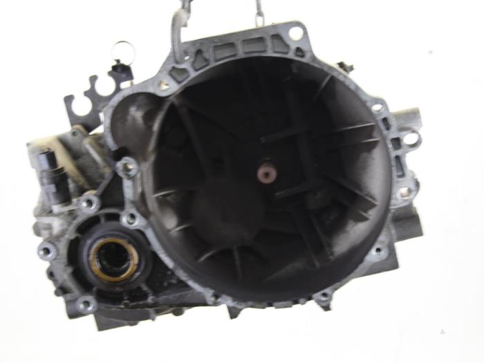 Boîte de vitesse d'un Kia Carens II (FJ) 2.0i CVVT 16V 2005