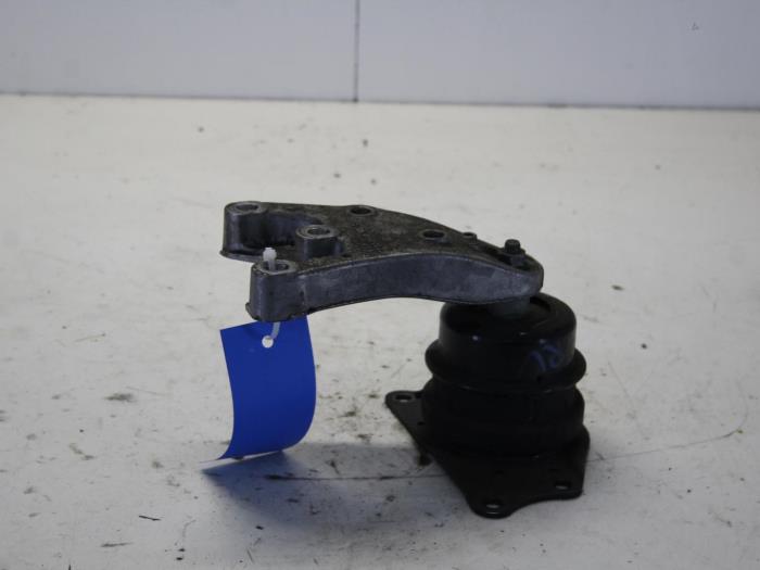 Usados Soporte de motor Volkswagen Polo IV (9N1/2/3) 1.2 12V Precio € 17,00 Norma de margen ofrecido por Gebr Opdam B.V.