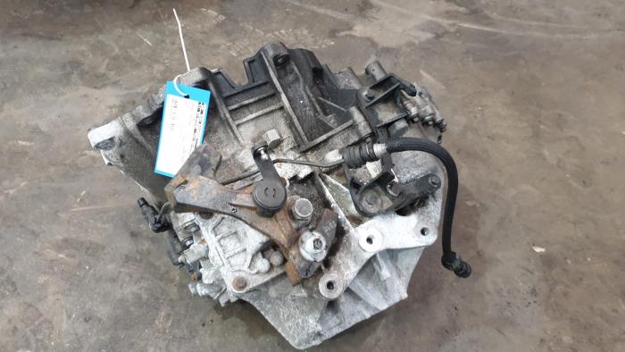 Gearbox from a Volvo V60 I (FW/GW) 2.0 D2 16V 2016