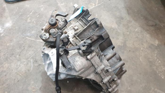 Gearbox from a Volvo V60 I (FW/GW) 2.0 D2 16V 2016