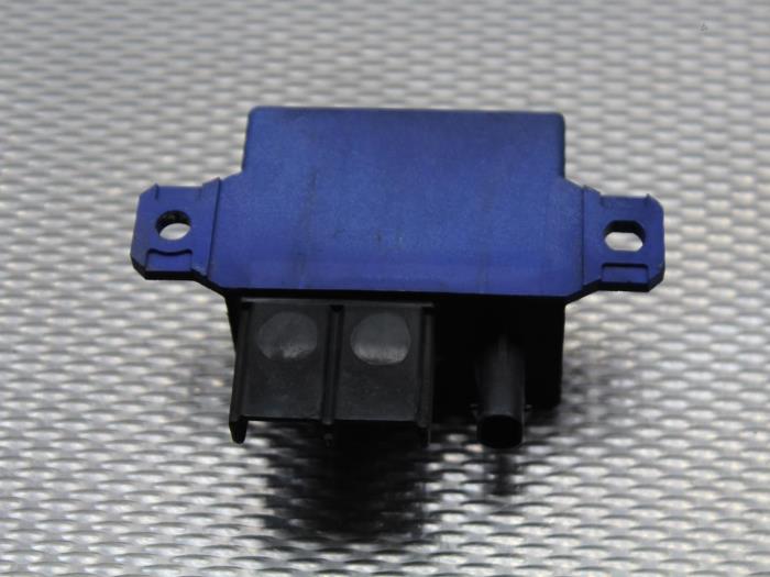 Used Volvo V50 Glow plug relay 31296273 Gebr. Opdam Zwaanshoek