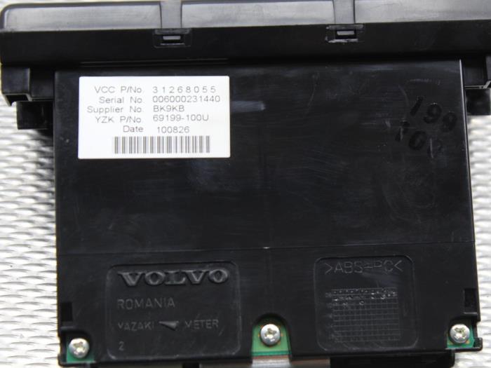 Pantalla interior de un Volvo V50 (MW) 1.6 D 16V 2010