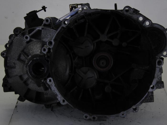 Usagé Boîte de vitesse Volvo S60 I (RS/HV) 2.4 20V 140 Prix € 255,00 Règlement à la marge proposé par Gebr Opdam B.V.