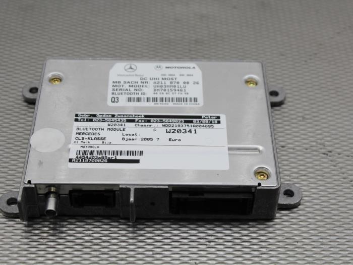 Begagnade Bluetooth-modul Mercedes CLS (C219) 500 5.0 V8 24V Pris på förfrågan erbjuds av Gebr Opdam B.V.