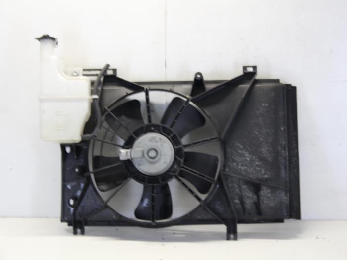 Fan motor from a Mazda 2 (DE) 1.3 16V S-VT 2010