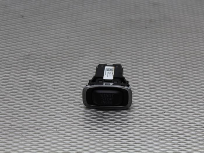 Start/Stopp Schalter van een Volvo V40 (MV) 2.0 D4 16V 2014
